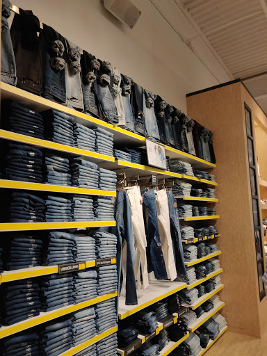 Outlet Mall «Tanger Outlet Houston», reviews and photos, 5885 Gulf Fwy, Texas City, TX 77591, USA