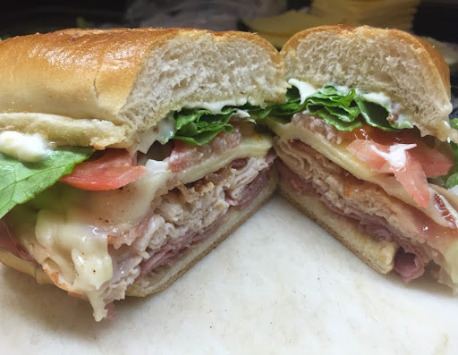 Grocery Store «Cornwall Country Market», reviews and photos, 25 Kent Rd S, Cornwall Bridge, CT 06754, USA