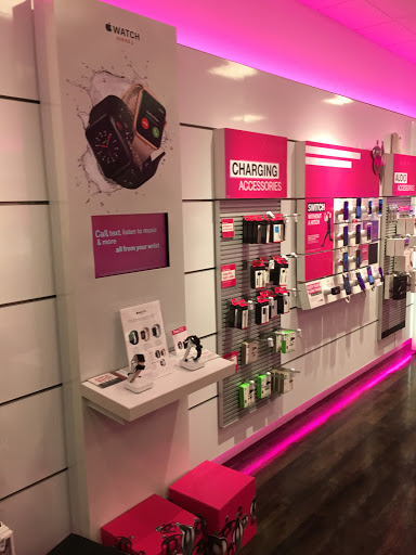 Cell Phone Store «T-Mobile», reviews and photos, 35020 Newark Blvd, Newark, CA 94560, USA