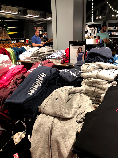 Clothing Store «Hollister Co.», reviews and photos, 19575 Biscayne Blvd #1335, Aventura, FL 33180, USA