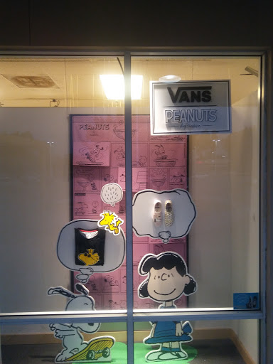 Shoe Store «Vans», reviews and photos, 1501 S Harbor Blvd, Fullerton, CA 92832, USA