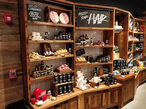 Cosmetics Store «LUSH Fresh Handmade Cosmetics», reviews and photos, 51 Oakbrook Center, Oak Brook, IL 60523, USA