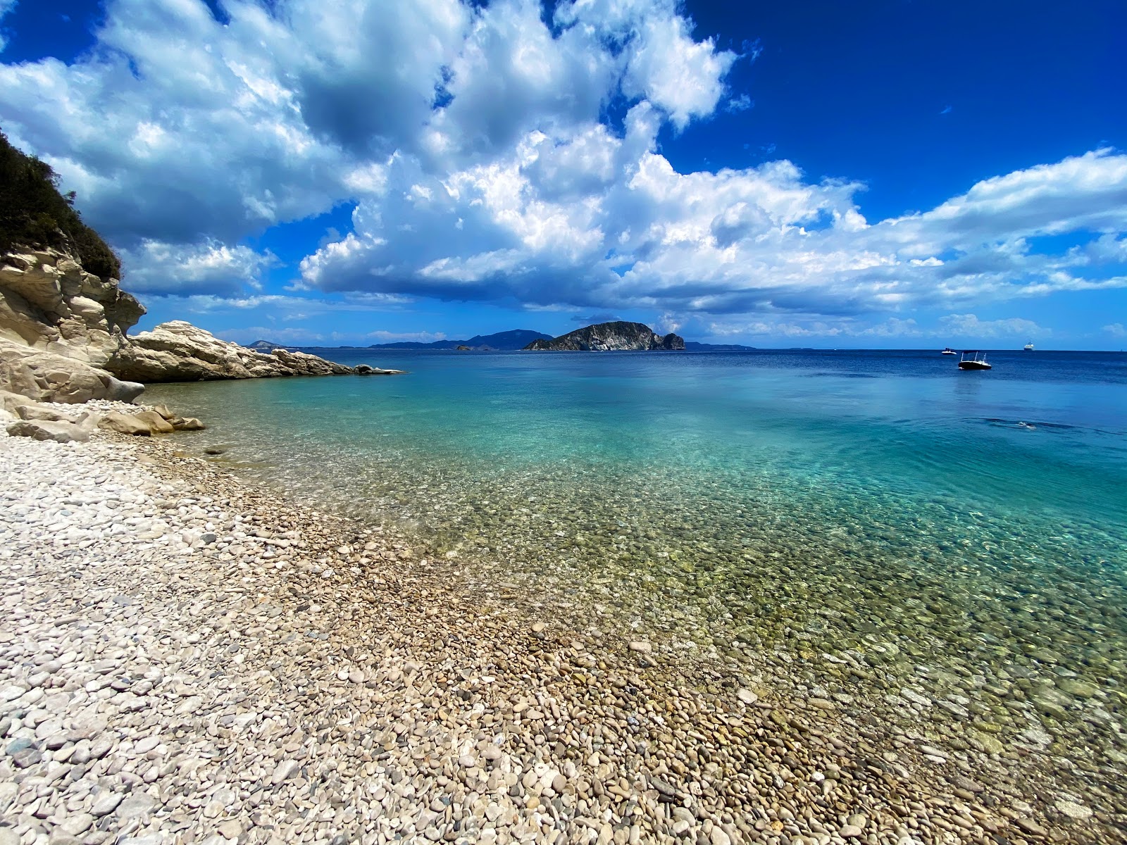 Fotografie cu Marathias Beach zonele de facilități