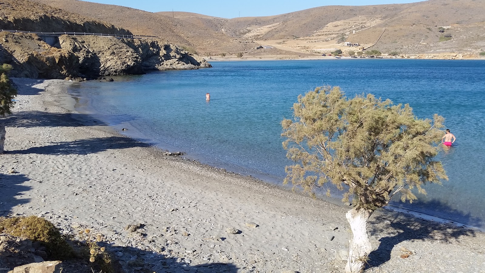 Fotografija Mikro Steno beach z modra čista voda površino