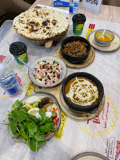 مطاعم أزمان فرع الشارع التجاري 