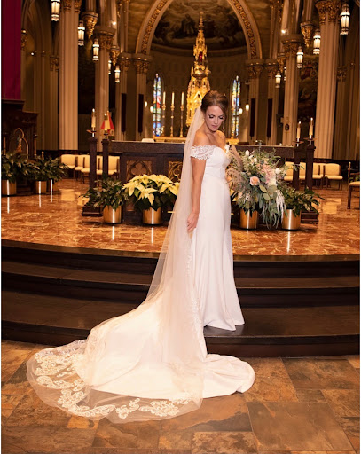 Bridal Shop «Here Comes The Dress», reviews and photos, 850 E 1050 N #101, Chesterton, IN 46304, USA