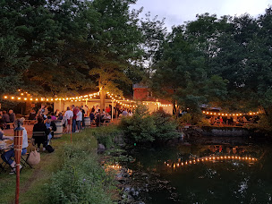 Photo n°43 de La Guinguette au bord de l'eau à Val d'Oingt ()