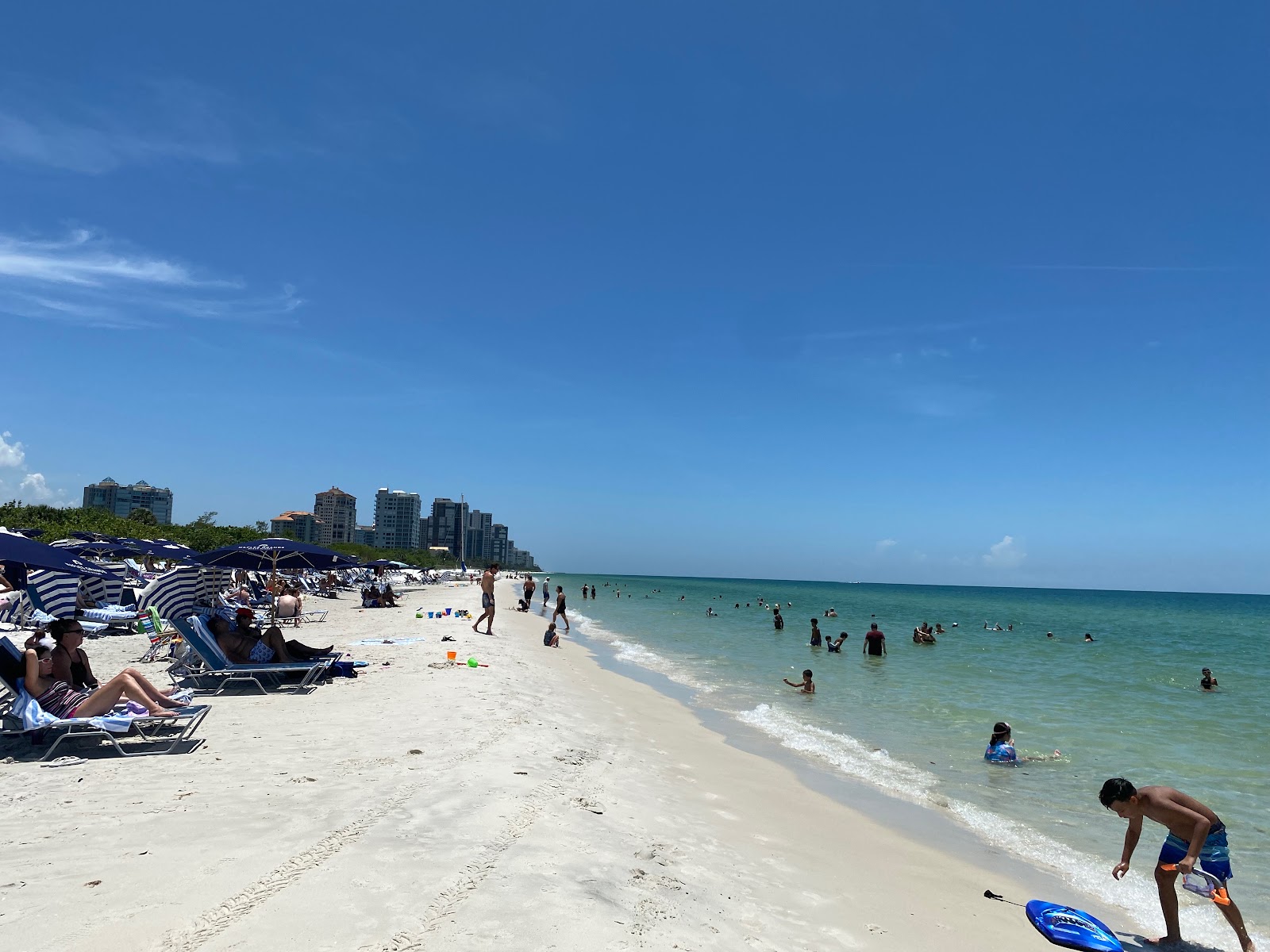 Photo de Rhode's End beach avec l'eau cristalline de surface