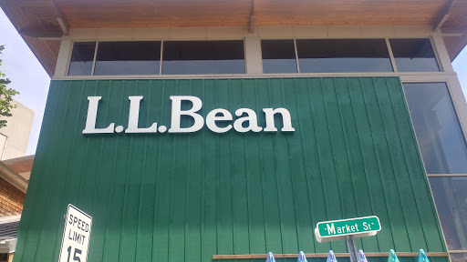 Clothing Store «L.L. Bean», reviews and photos, 1 Ridge Hill Boulevard, Yonkers, NY 10710, USA