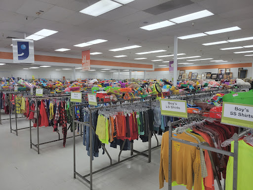 Thrift Store «32nd St & Cactus Goodwill Retail Store & Donation Center», reviews and photos