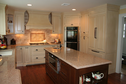 Custom kitchens in Hartford