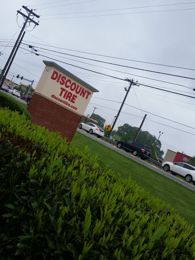 Tire Shop «Discount Tire Store - Spring Hill, TN», reviews and photos, 3000 Belshire Village Dr, Spring Hill, TN 37174, USA