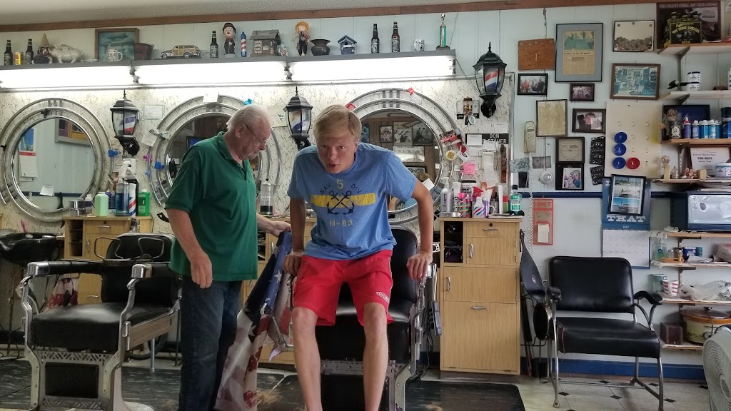Fletcher's Barber Shop 62002