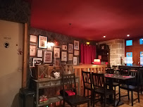 Atmosphère du Restaurant de hamburgers Sherlock Holmes à Quimper - n°12