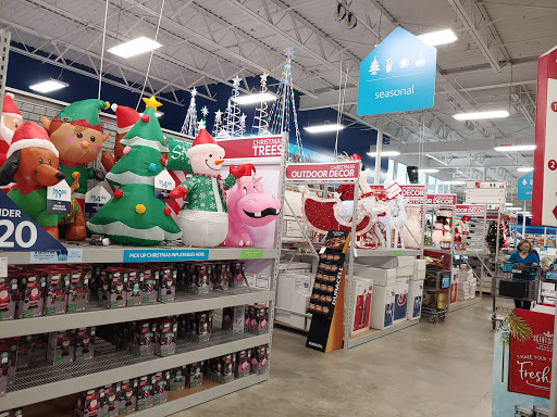 Shopping Mall «Riverdale Plaza Shopping Center», reviews and photos, 1044 W Mercury Blvd, Hampton, VA 23666, USA