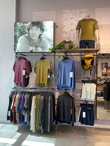 Sportswear Store «lululemon», reviews and photos, 750 Spectrum Center Dr, Irvine, CA 92618, USA