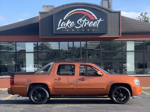 Car Dealer «Auto Villa», reviews and photos, 302 S Lake St, Grayslake, IL 60030, USA