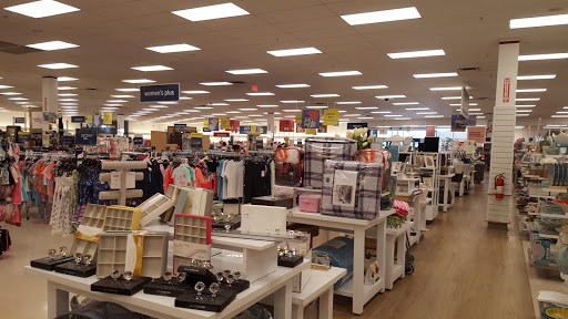 Department Store «Marshalls & HomeGoods», reviews and photos, 4950 Hadley Center Dr, South Plainfield, NJ 07080, USA