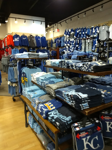 Sportswear Store «Rally House Boardwalk», reviews and photos, 8650 N Boardwalk Ave, Kansas City, MO 64154, USA