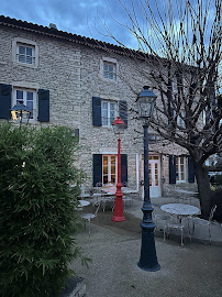 Extérieur du Hôtel Restaurant & Spa Frédéric Carrion à Viré - n°10