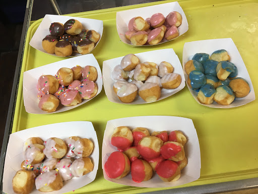 Donut Shop «Snowflake Donuts & Bakery», reviews and photos, 501 W Main St, Tomball, TX 77375, USA