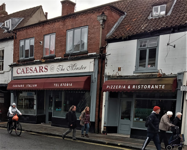 Caesars Italian Restaurants York - Pizza