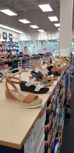 Shoe Store «Rack Room Shoes», reviews and photos, 2110 Apalachee Pkwy, Tallahassee, FL 32301, USA