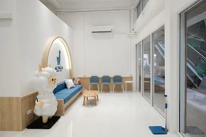 คลินิกทันตกรรมอัลปาก้า(นนทบุรี) จัดฟัน ทำฟัน เด็ก-ผู้ใหญ่ Alpaca Dental Clinic (Nonthaburi) image