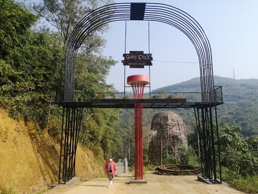 Gầm Trời Valley
