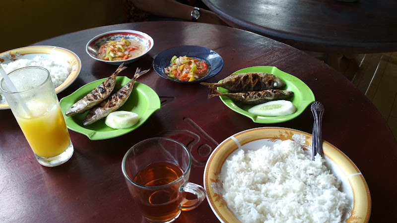 4 Restoran Bubur Terkenal di ID: Bubur Pedas, Bubur Manado, Bubur Ayam Cirebon