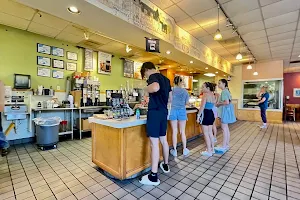 Bruegger's Bagels image