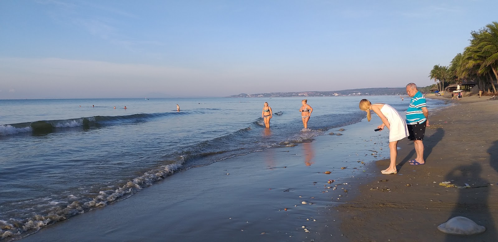 Foto di Huynh Thuc Khang Beach - luogo popolare tra gli intenditori del relax