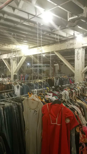 Wholesaler «Pixel 19 Vintage Clothing LLC», reviews and photos, 211 Klotter Ave, Cincinnati, OH 45219, USA