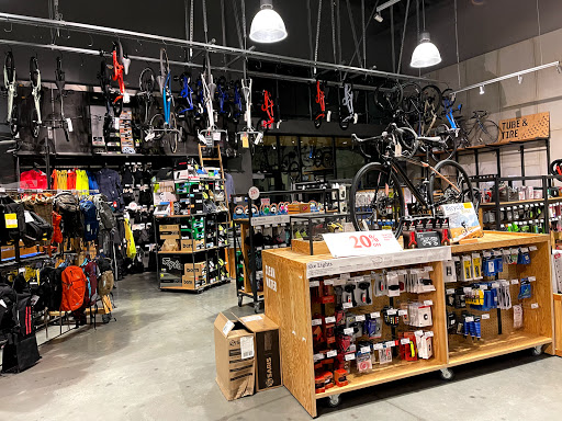 Camping Store «REI», reviews and photos, 71 Raymond Rd, West Hartford, CT 06107, USA