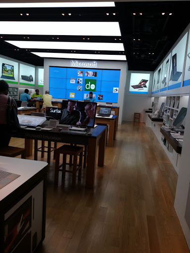 Computer Store «Microsoft Store - Westfield Montgomery», reviews and photos, 7101 Democracy Blvd, Bethesda, MD 20817, USA