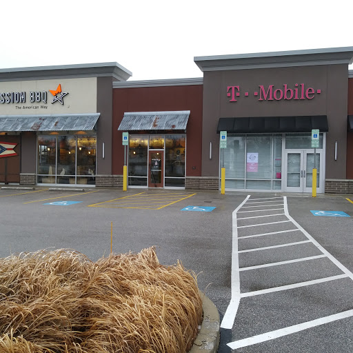 Cell Phone Store «T-Mobile», reviews and photos, 8237 W Ridgewood Dr, Parma, OH 44129, USA