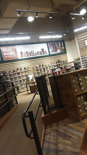 Clothing Store «L.L. Bean», reviews and photos, 280 School St, Mansfield, MA 02048, USA