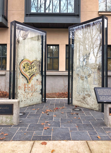 Historical Landmark «Berlin Wall», reviews and photos, 585 Franklin St, Mountain View, CA 94041, USA