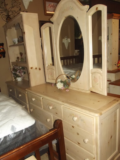 Junk Store «Family Thrift Store», reviews and photos, 1207 N Royal Ave, Front Royal, VA 22630, USA