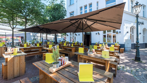 Restaurants to dine out with friends in Düsseldorf