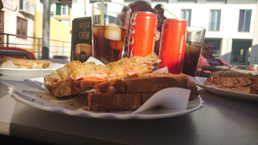Café O Relógio no Riachos, Santarém