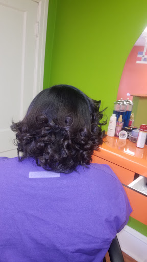 Beauty Salon «Perfect Hair Salon Dominican Style», reviews and photos, 86 York Rd, Willow Grove, PA 19090, USA