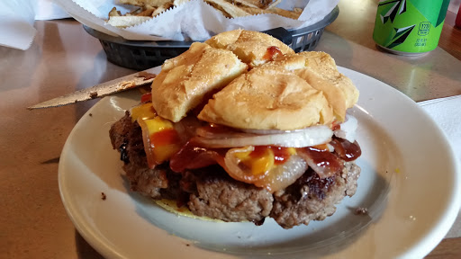 John & Helen's Tavern