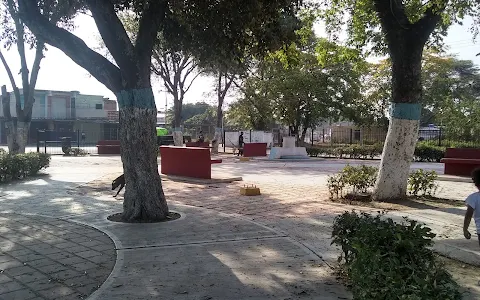 PLAZA BOLÍVAR EL ROBLE image