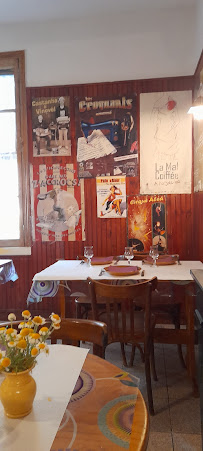 Atmosphère du Restaurant Chez Jeannette à Aigues-Vives - n°2