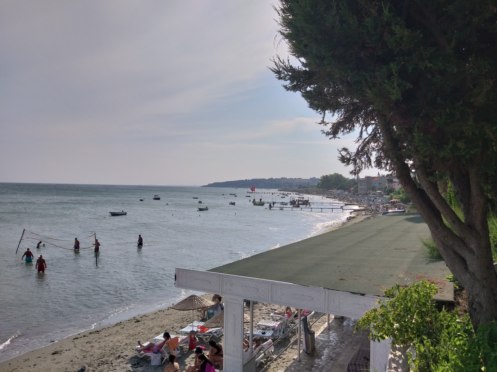Ohri beach II'in fotoğrafı - rahatlamayı sevenler arasında popüler bir yer