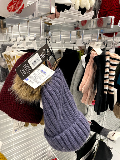 Clothing Store «Ross Dress for Less», reviews and photos, 701 N Milwaukee Ave, Vernon Hills, IL 60061, USA