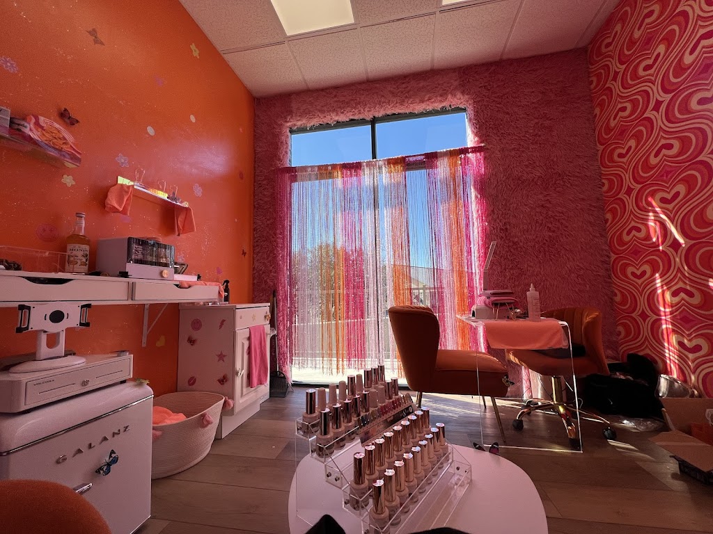 Groovy Nail Studio 78258