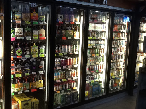 Liquor Store «Chestnut Mountain Wine and Spirits», reviews and photos, 4755 Martin Rd, Flowery Branch, GA 30542, USA