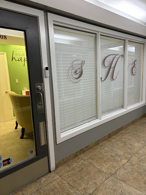 SHE Nail & Beauty Bar Lounge